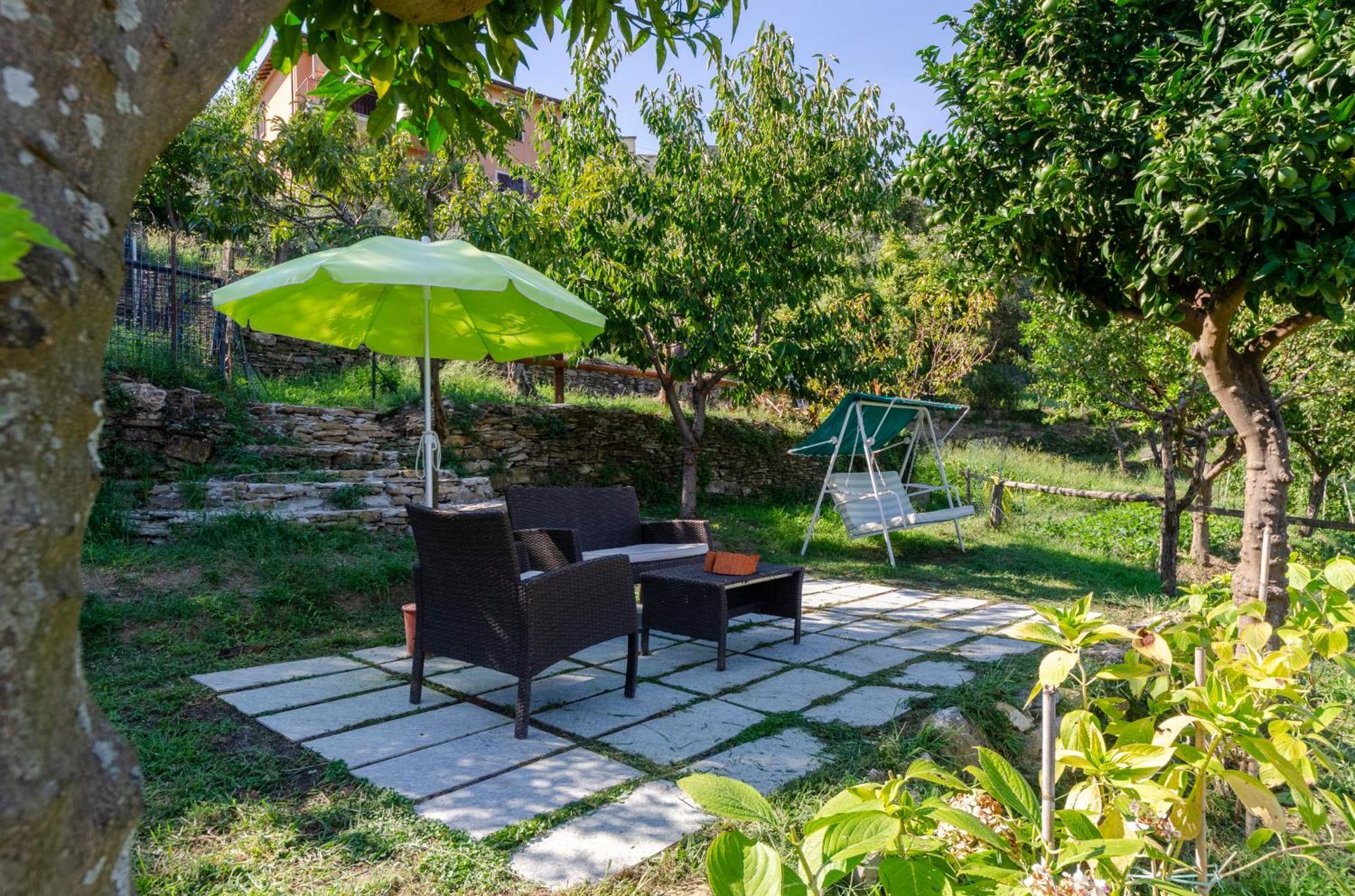 Alla Casa Rosa, Peaceful Apartment Surrounded By Greenery With Free Parking, Wifi & Air Conditioning Rapallo Exterior foto