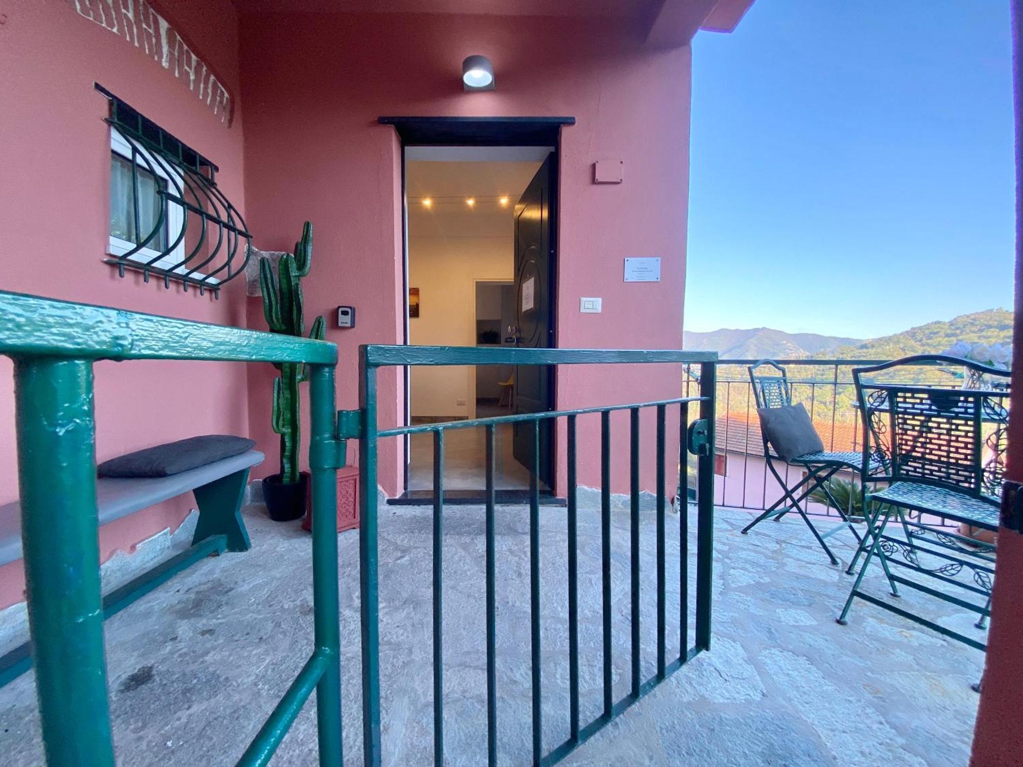 Alla Casa Rosa, Peaceful Apartment Surrounded By Greenery With Free Parking, Wifi & Air Conditioning Rapallo Exterior foto