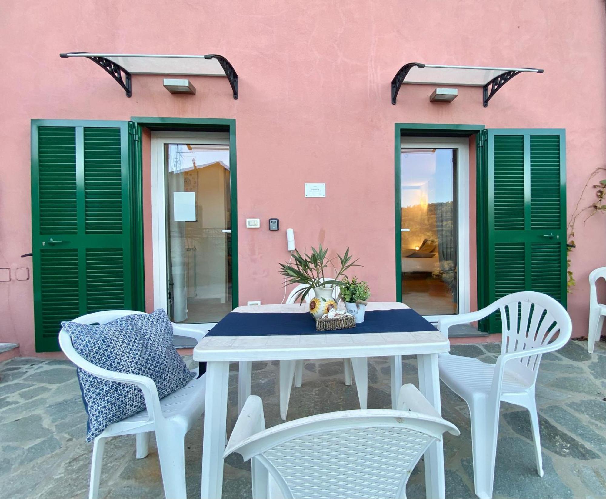 Alla Casa Rosa, Peaceful Apartment Surrounded By Greenery With Free Parking, Wifi & Air Conditioning Rapallo Exterior foto